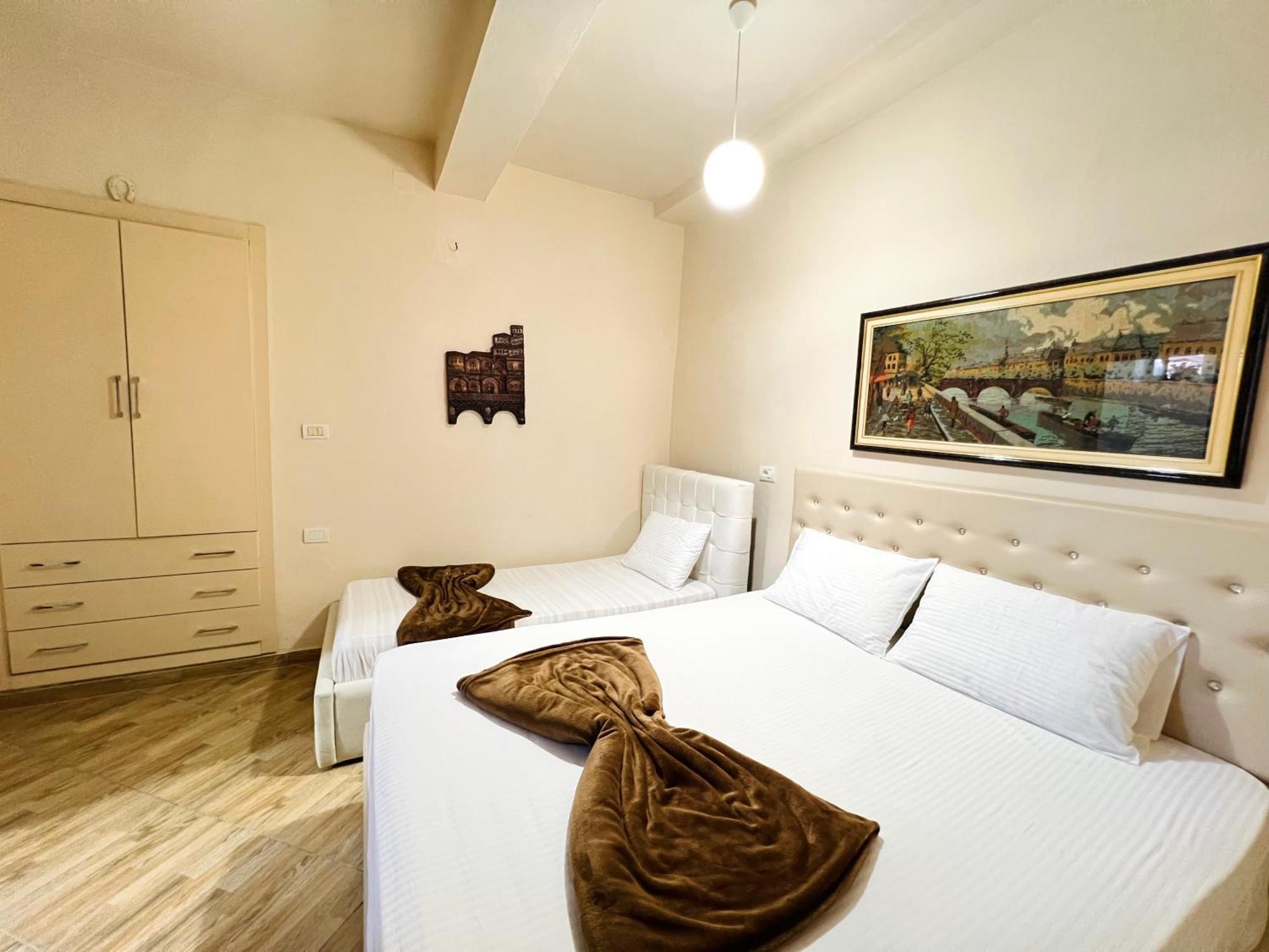 Villa Ensalv Berat - Apartment - Room - Penthouse Exterior foto